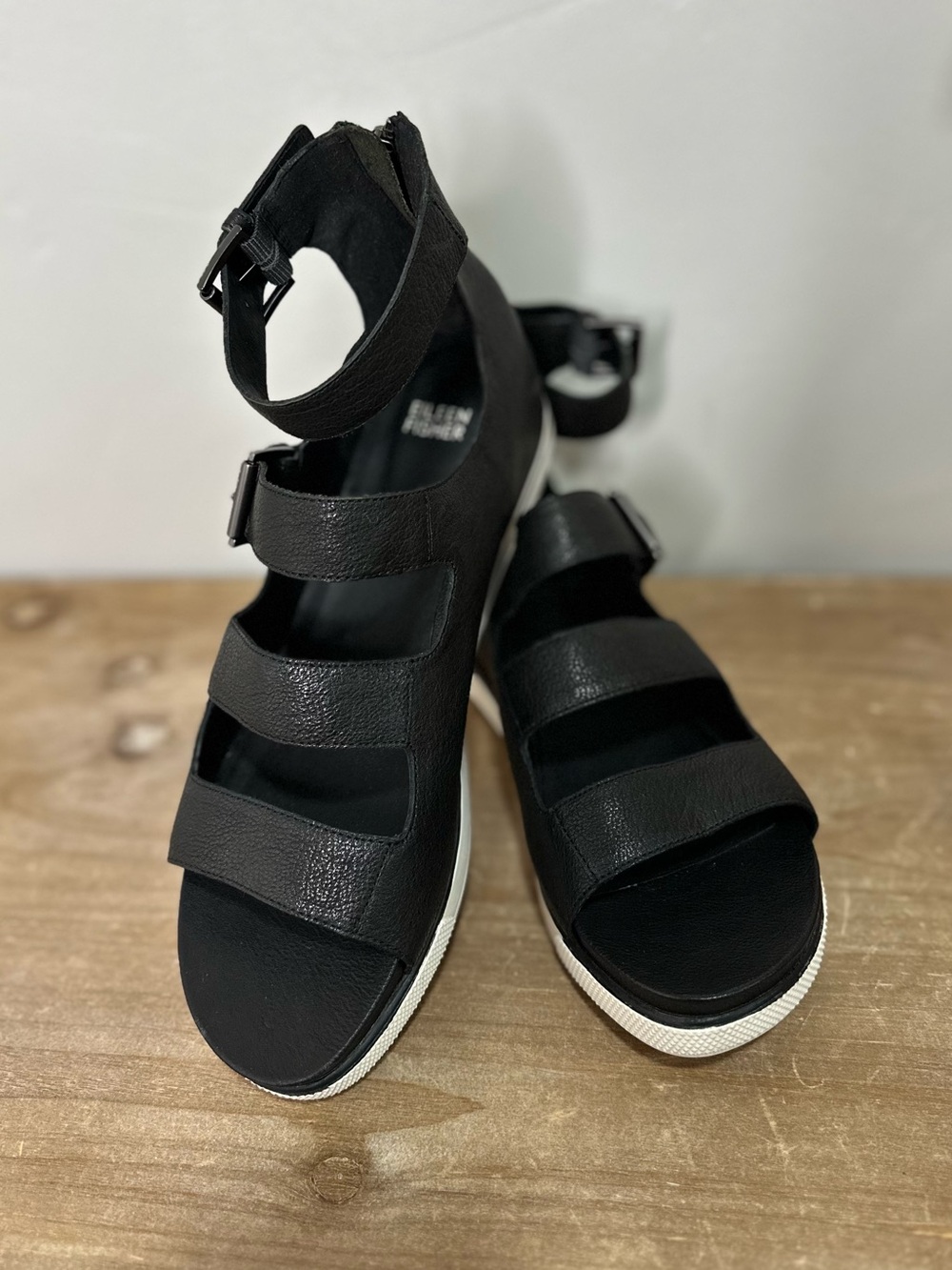 Eileen Fisher Black Leather
Gladiator Buckle Zip Ankle Strap
Sandals Women Sz10